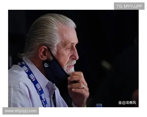 巴特勒表现低迷15投仅5中贡献20分8板5助下半场状态更差仅8投2中