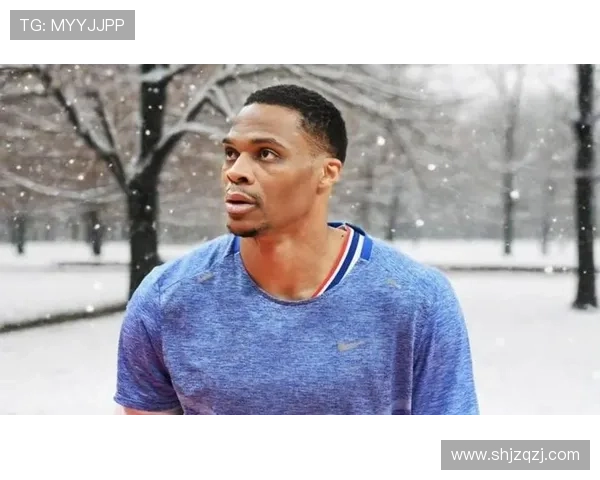 威少训练馆挥汗如雨新赛季去向仍悬而未决引发球迷热议